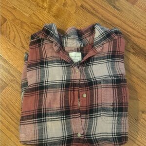 American Eagle Outfitters Men's Plaid Shirt - Red and Black